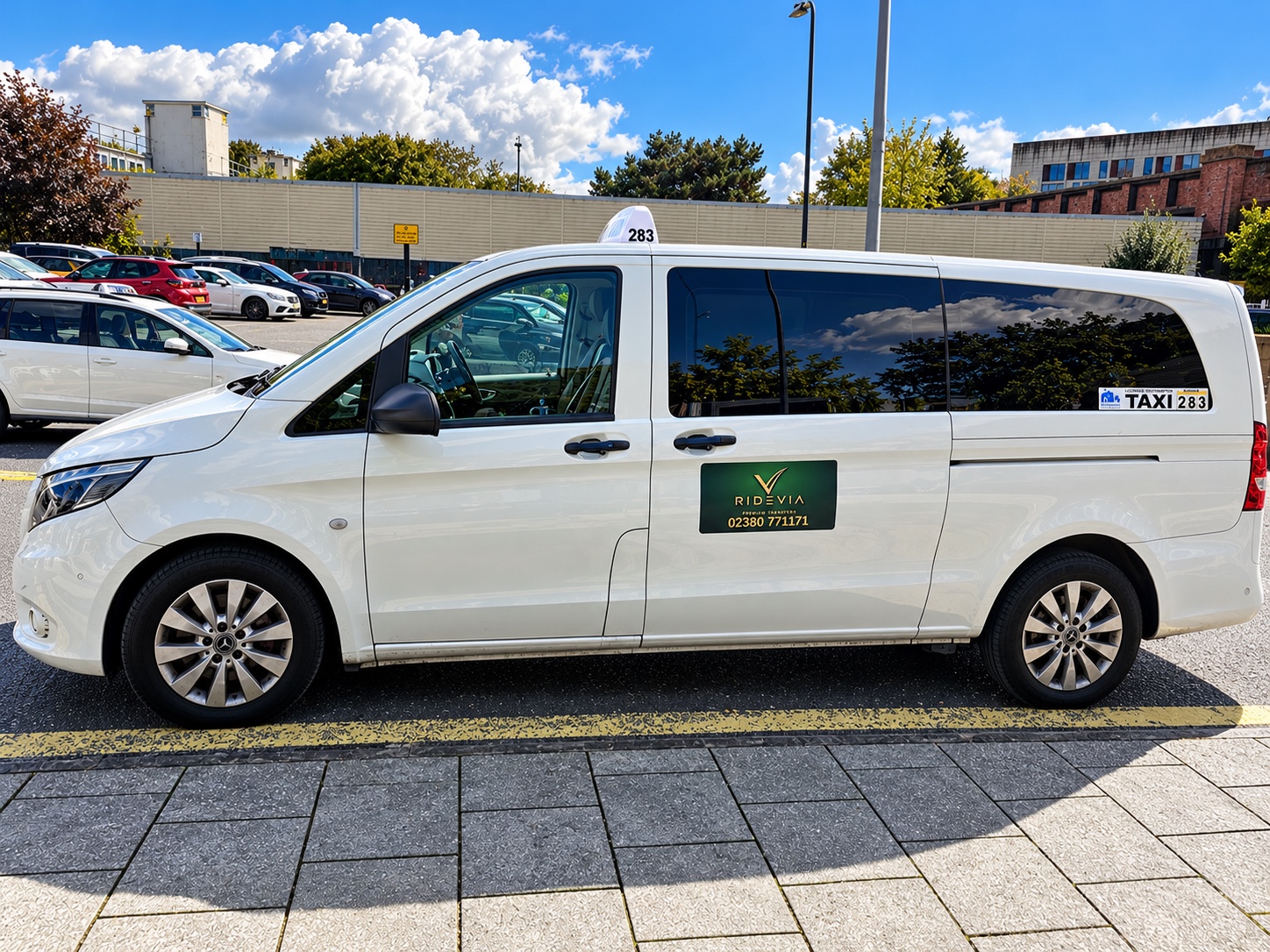 Large MPV — side view